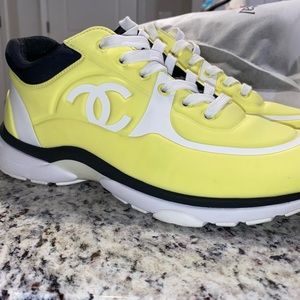 Chanel CC low top sneakers